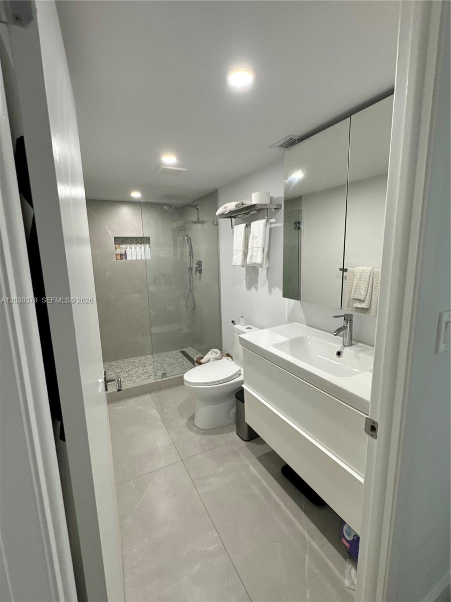 1865 Brickell Avenue A1411 Property Photo 6