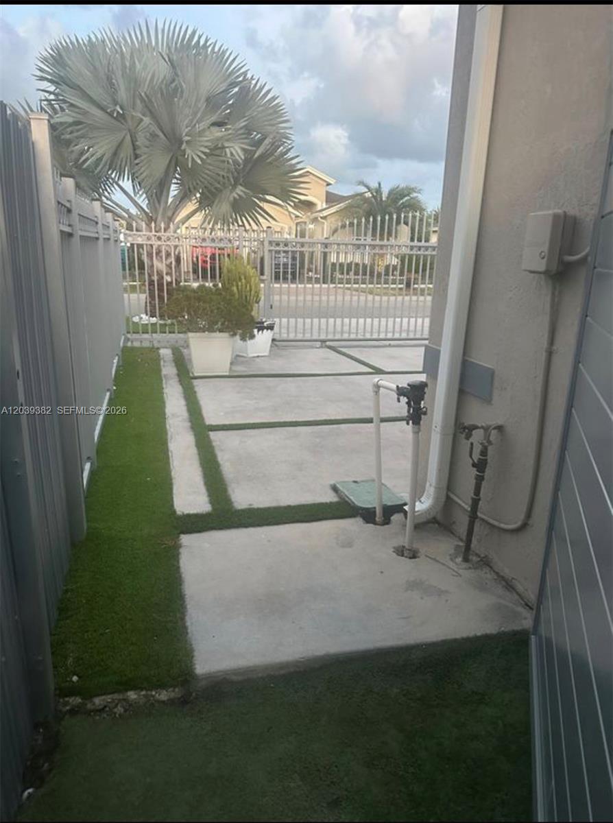 A12039382 Property Photo 3