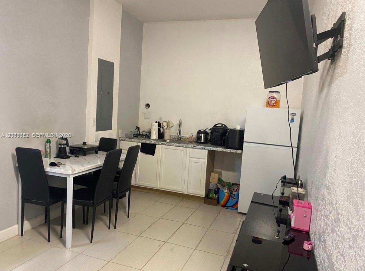 A12039382 Property Photo 4
