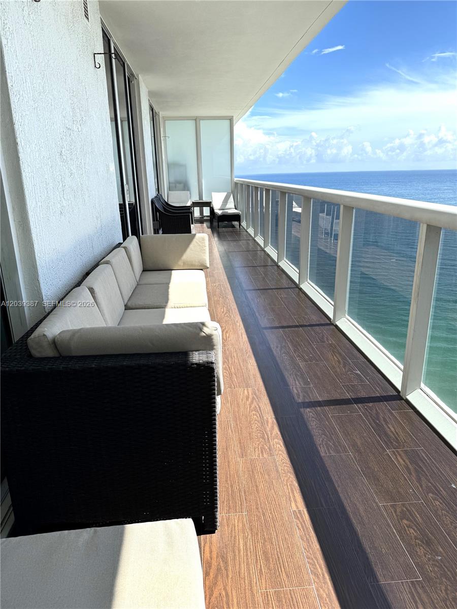 1830 S Ocean Drive 3303 Property Photo 2