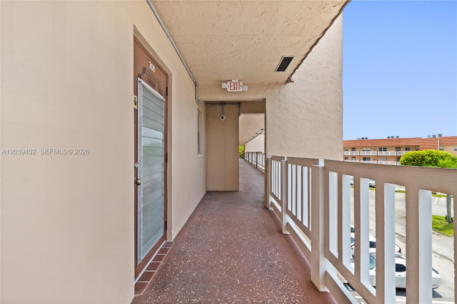 9281 Sunrise Lakes Boulevard 308 Property Photo 2