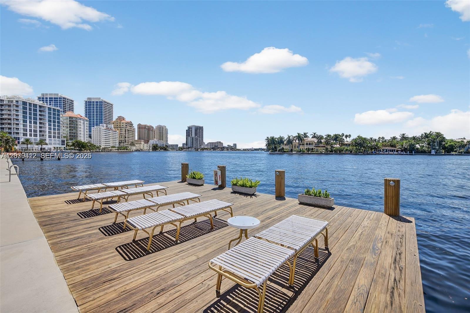 425 Bayshore Drive D-3 Property Photo 2