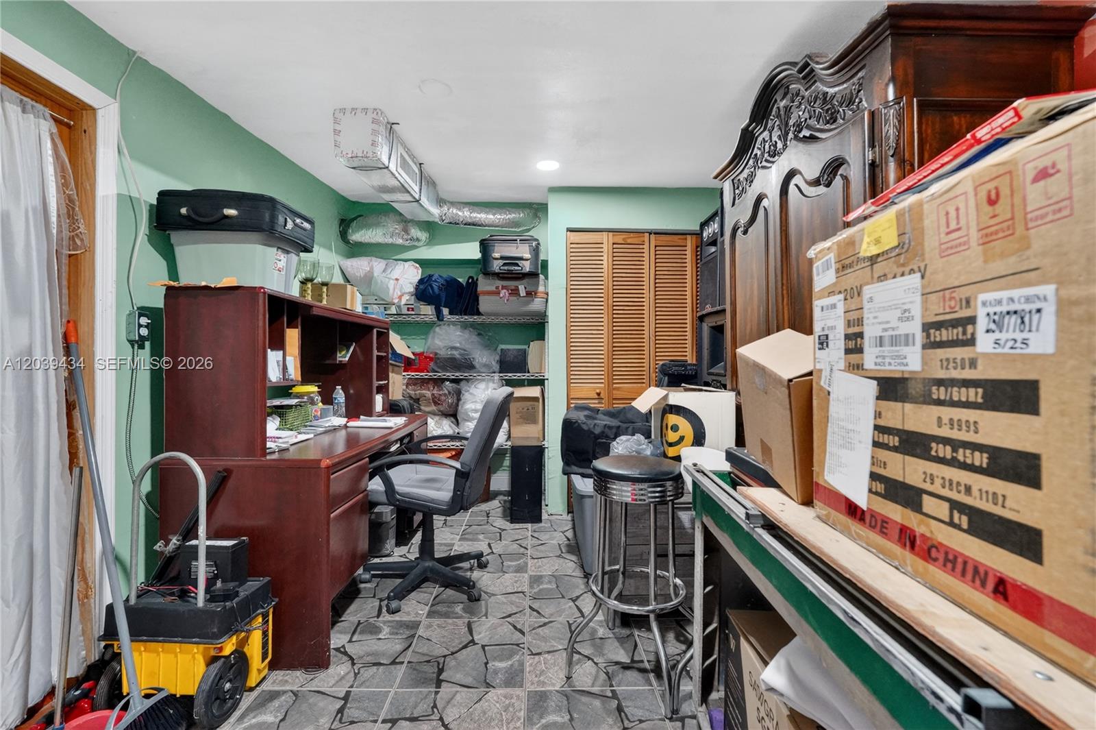 A12039434 Property Photo 17