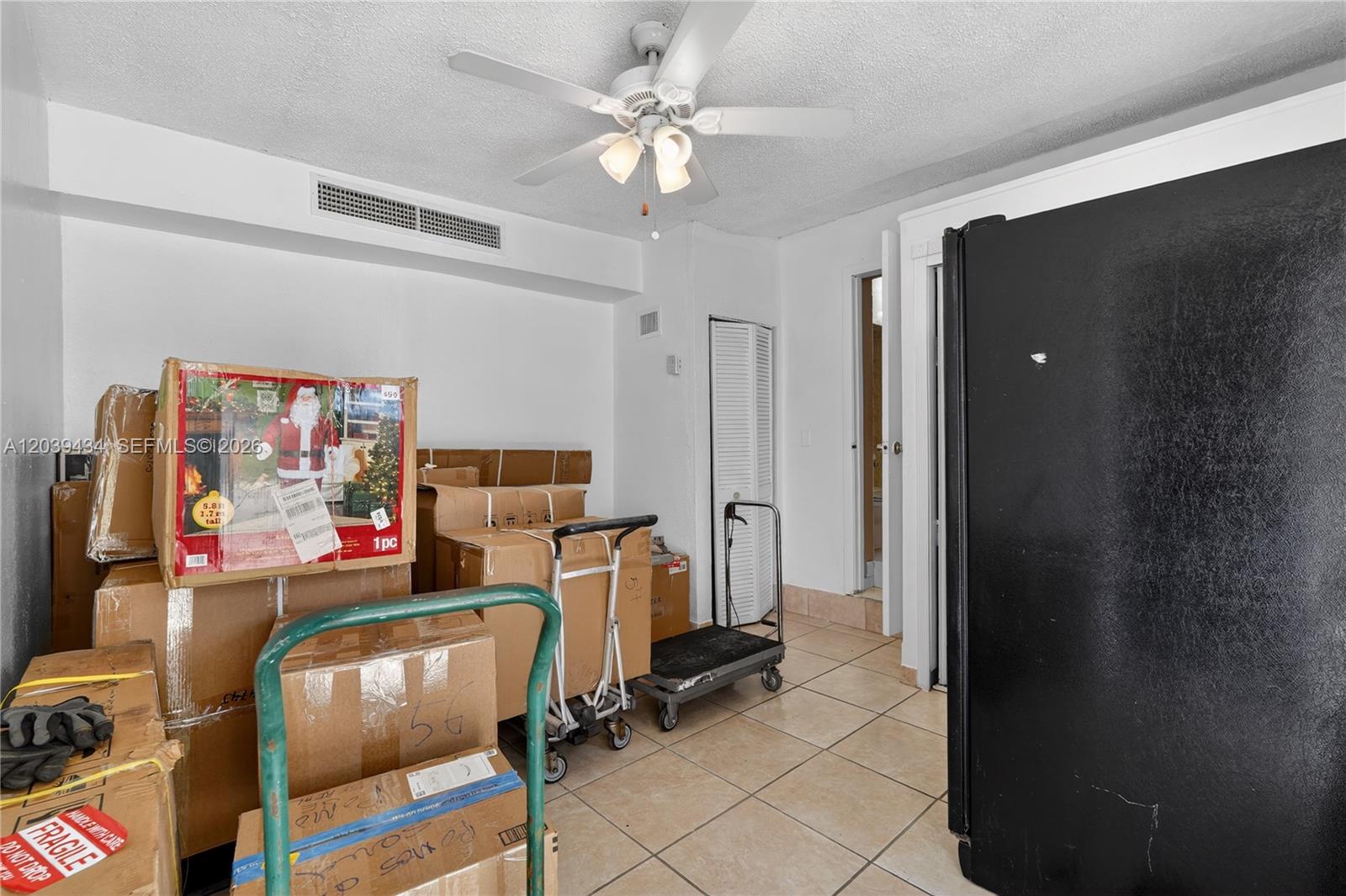 A12039434 Property Photo 24