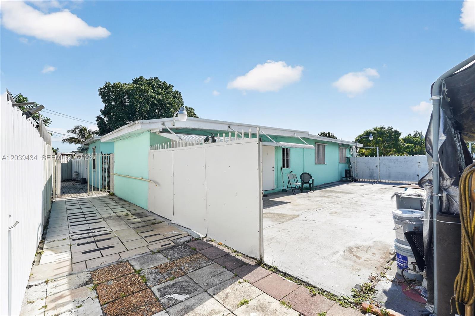 A12039434 Property Photo 31