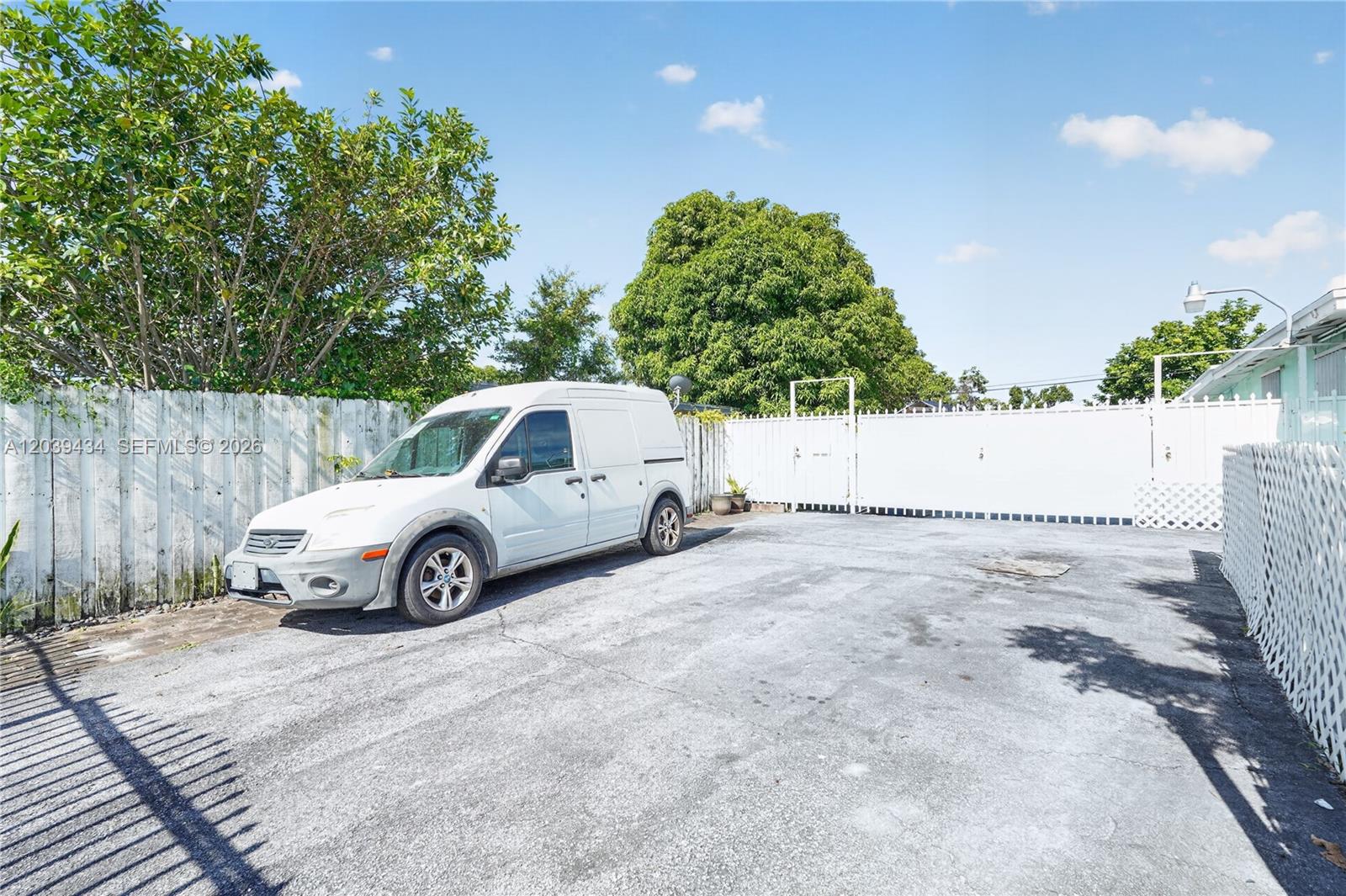 A12039434 Property Photo 32