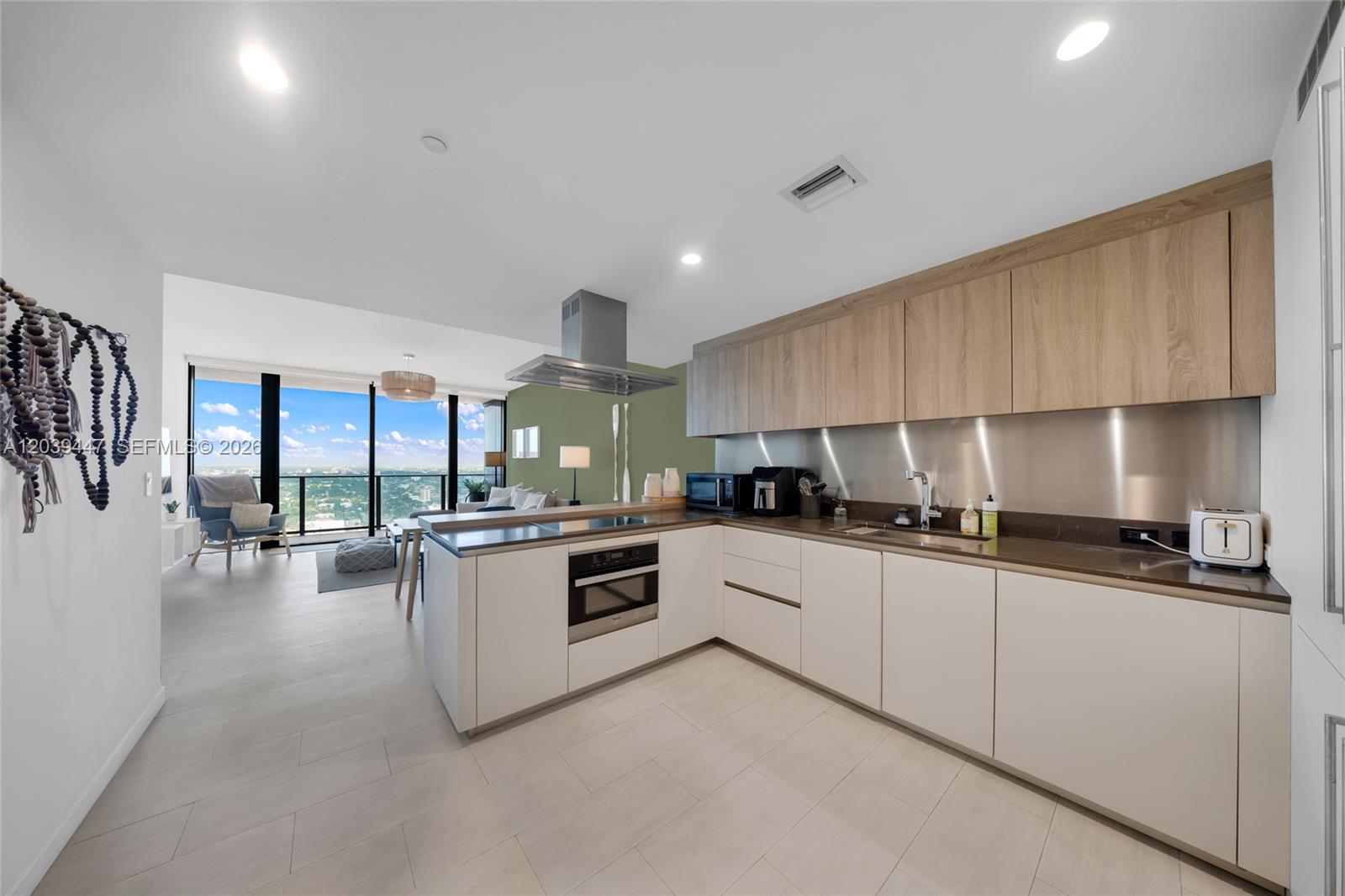 1000 Brickell Plaza 4704 Property Photo 1