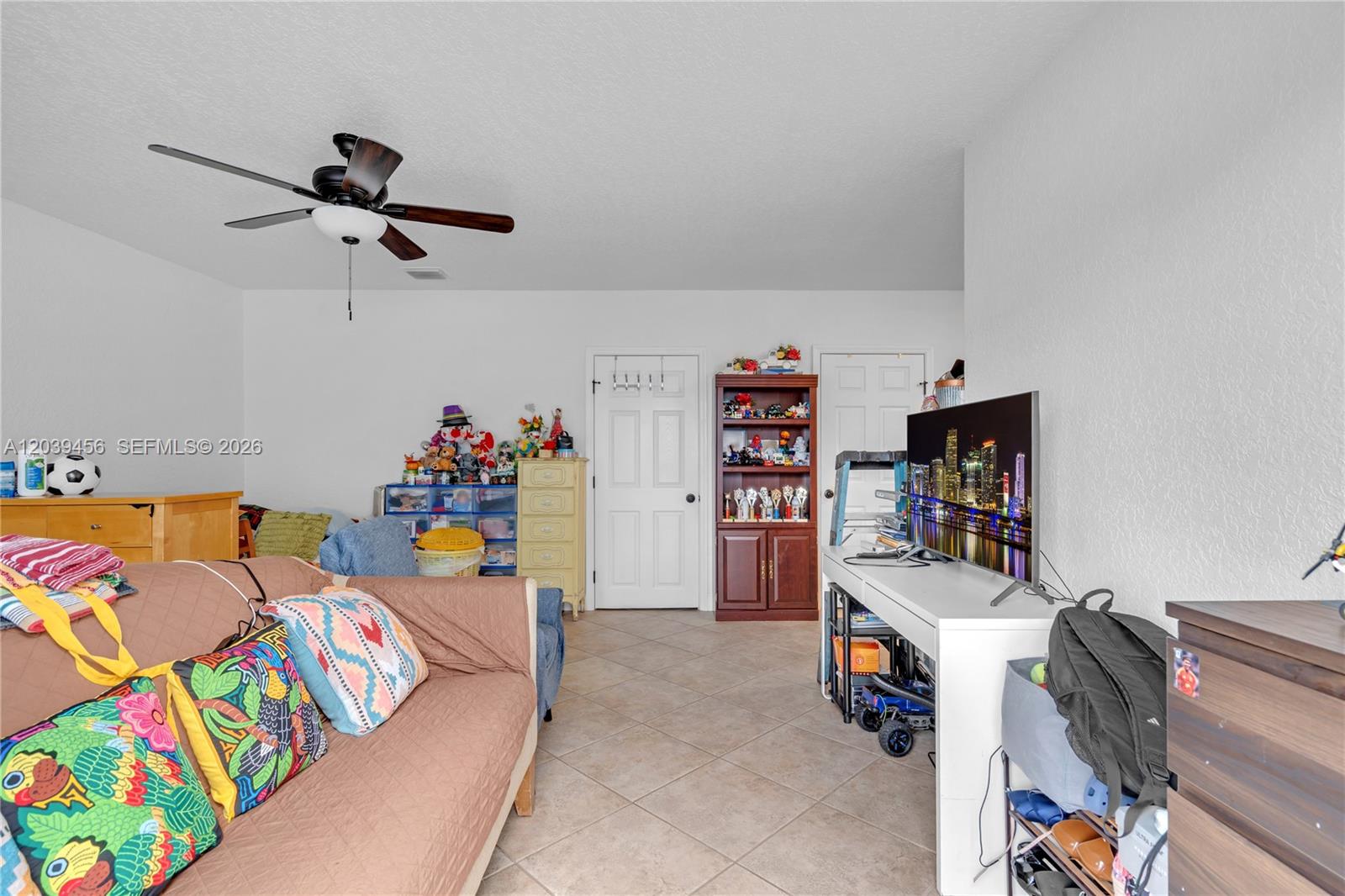 A12039456 Property Photo 4