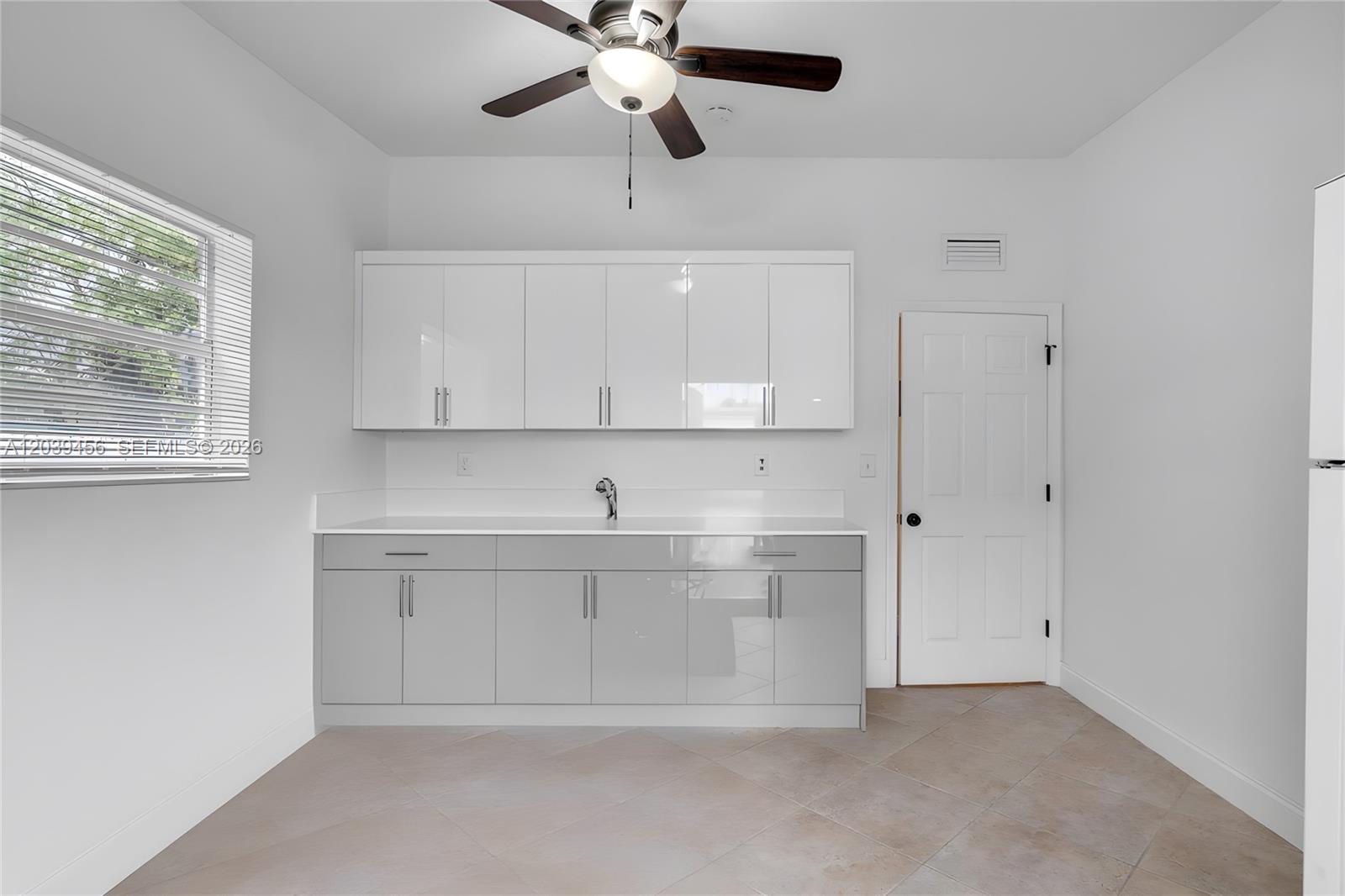 A12039456 Property Photo 13