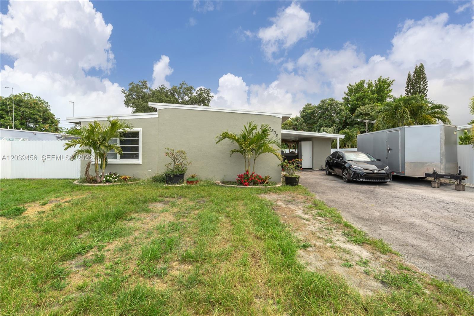 A12039456 Property Photo 18