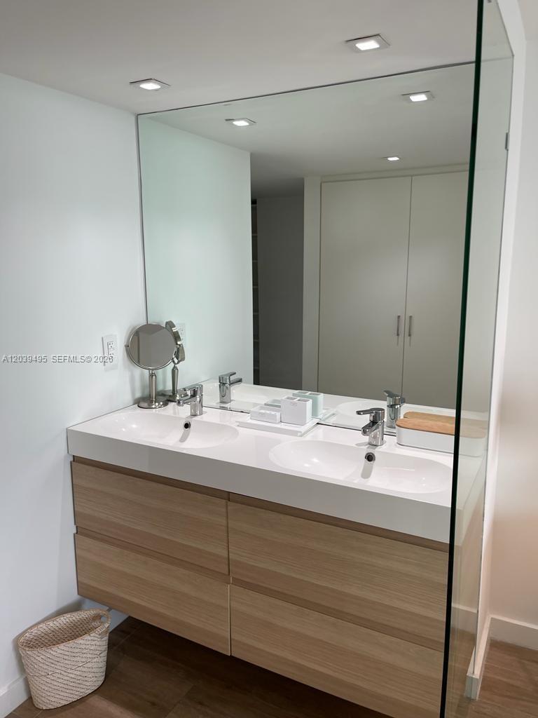 100 Bayview Drive 1521 Property Photo 17