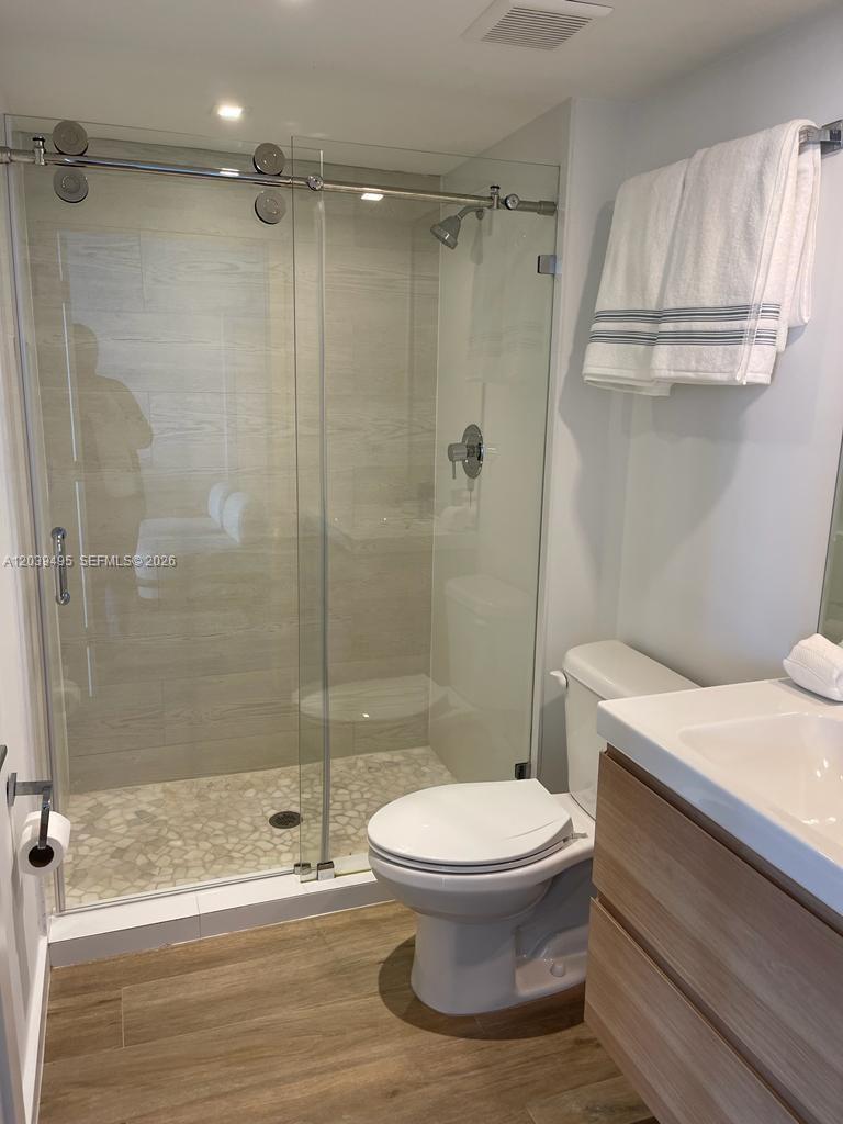 100 Bayview Drive 1521 Property Photo 20