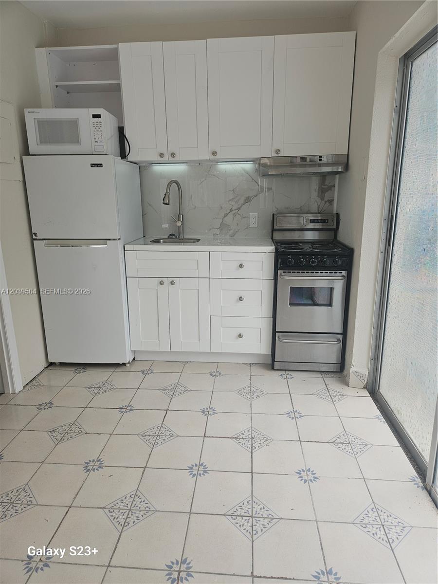A12039504 Property Photo 7