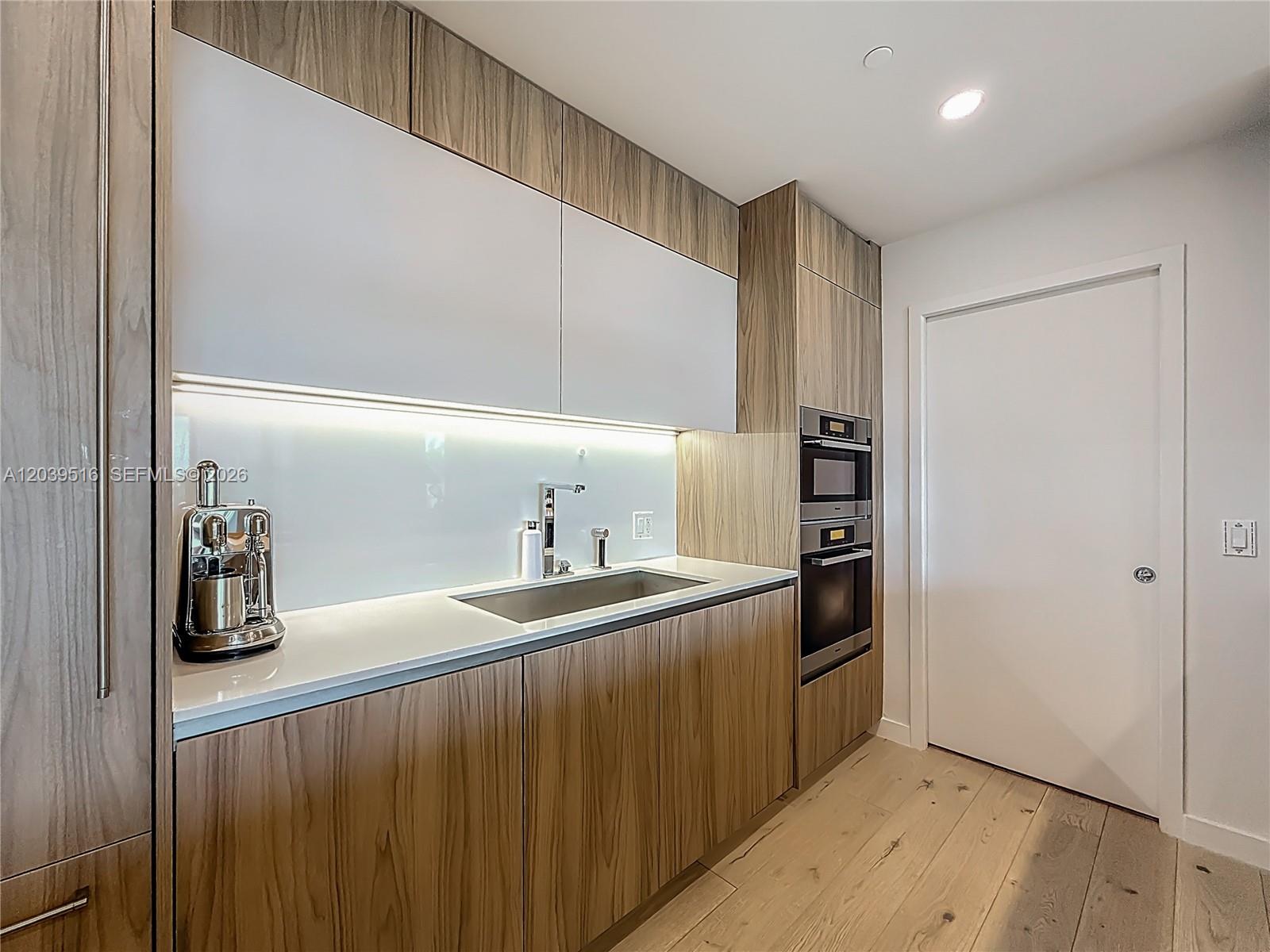 350 Ocean Drive 305n Property Photo 6