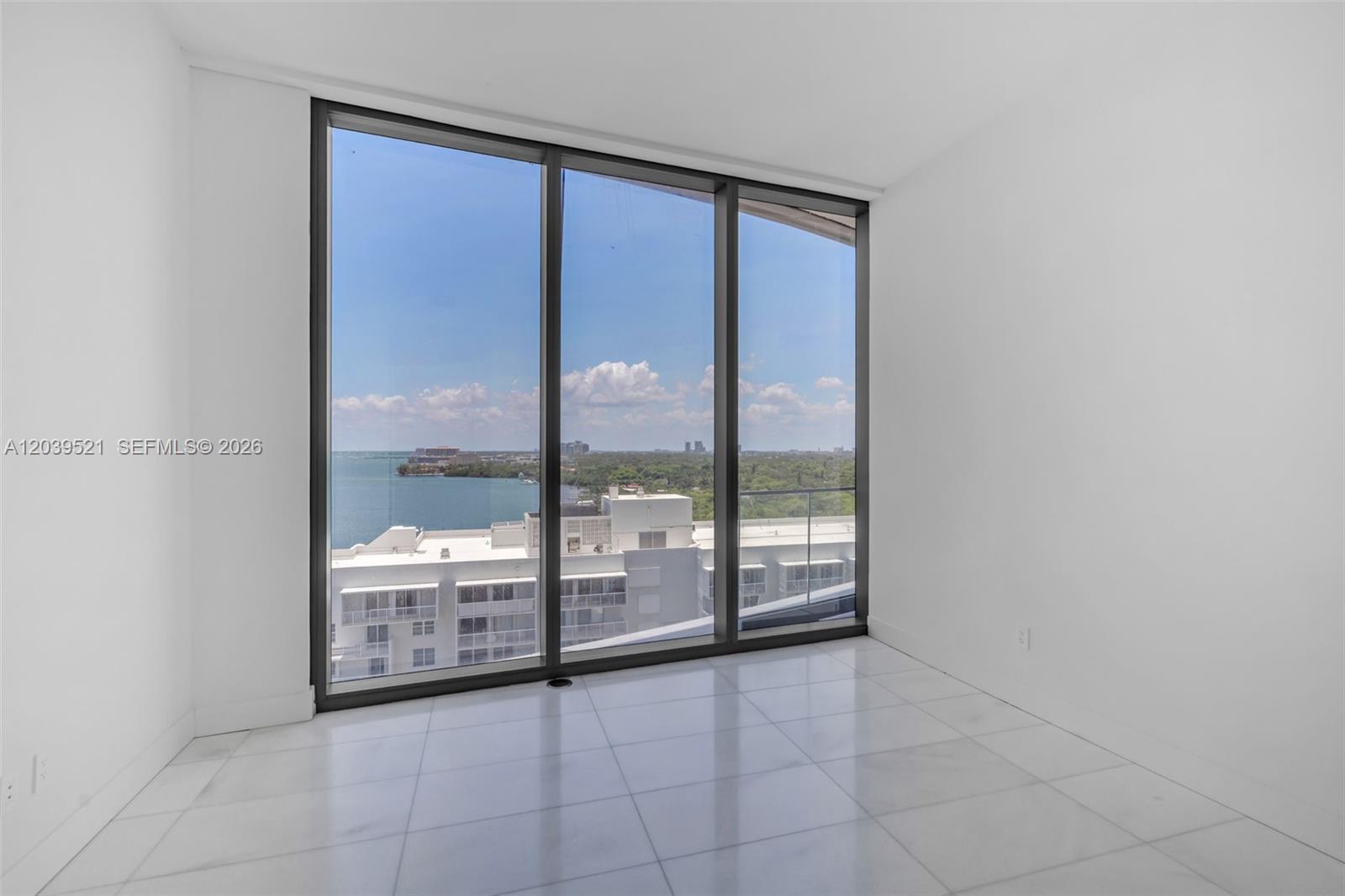 A12039521 Property Photo 17