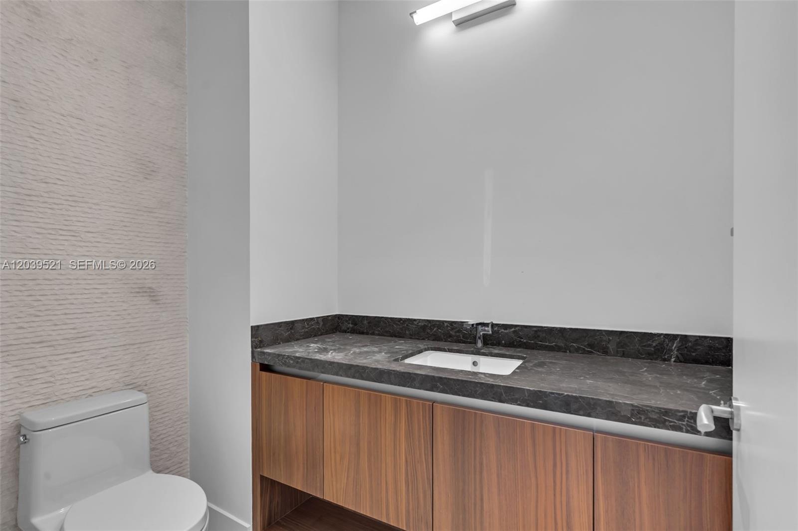 A12039521 Property Photo 18