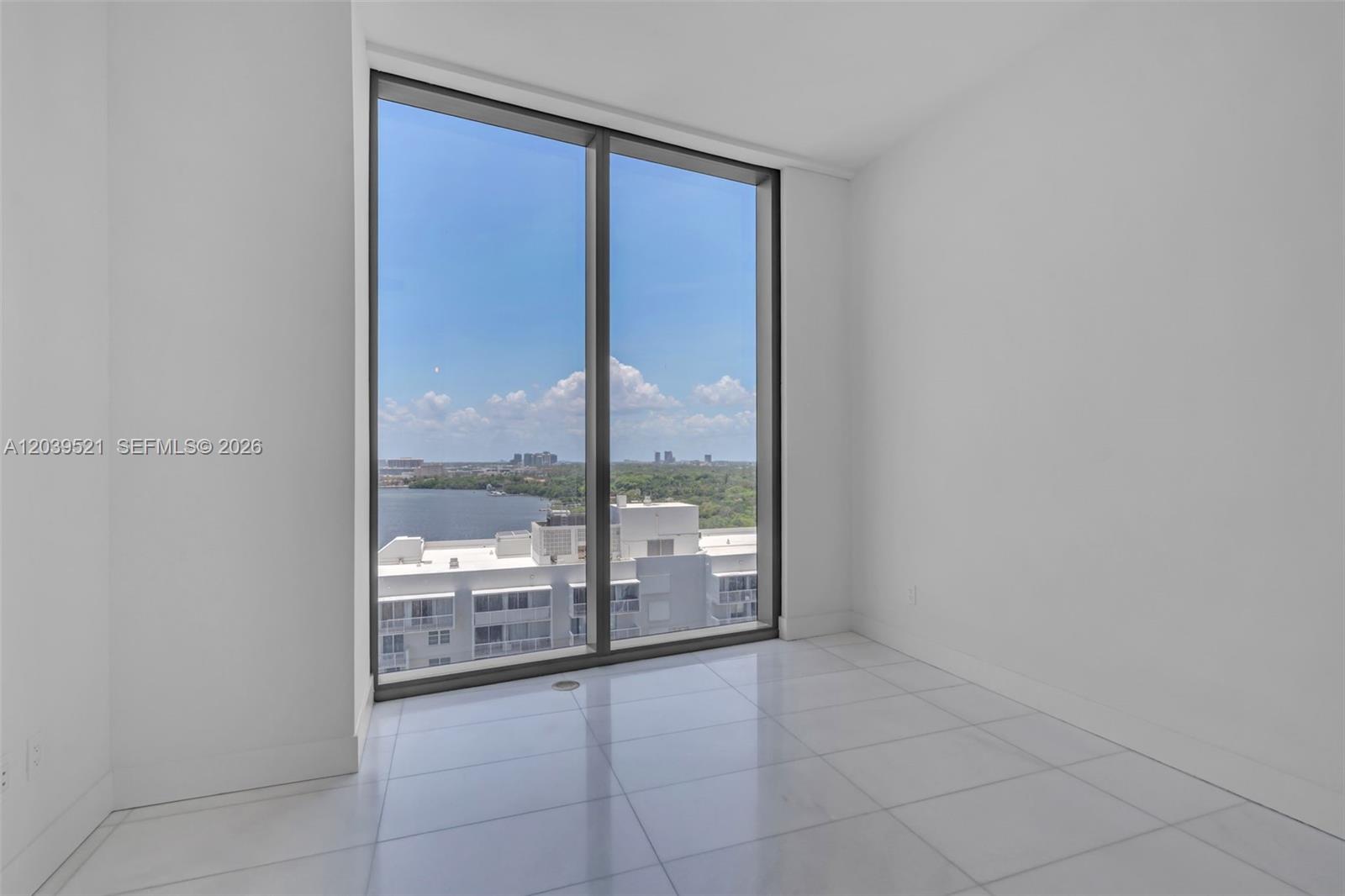 A12039521 Property Photo 20