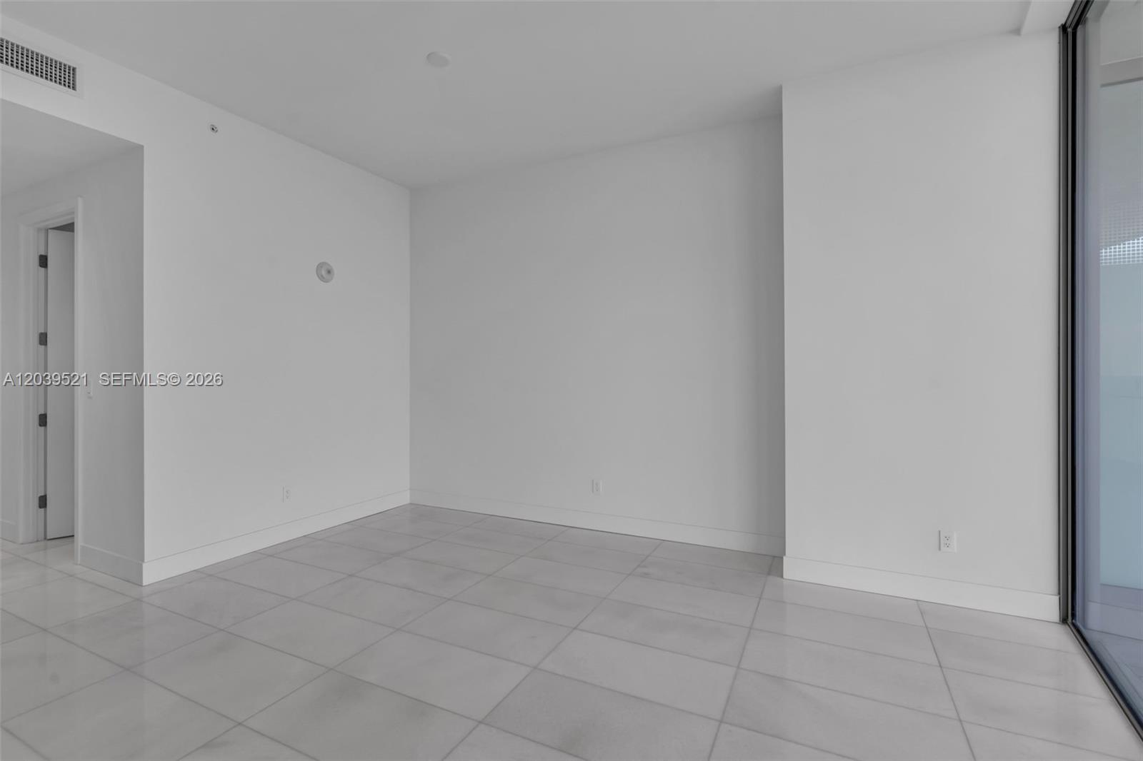 A12039521 Property Photo 22