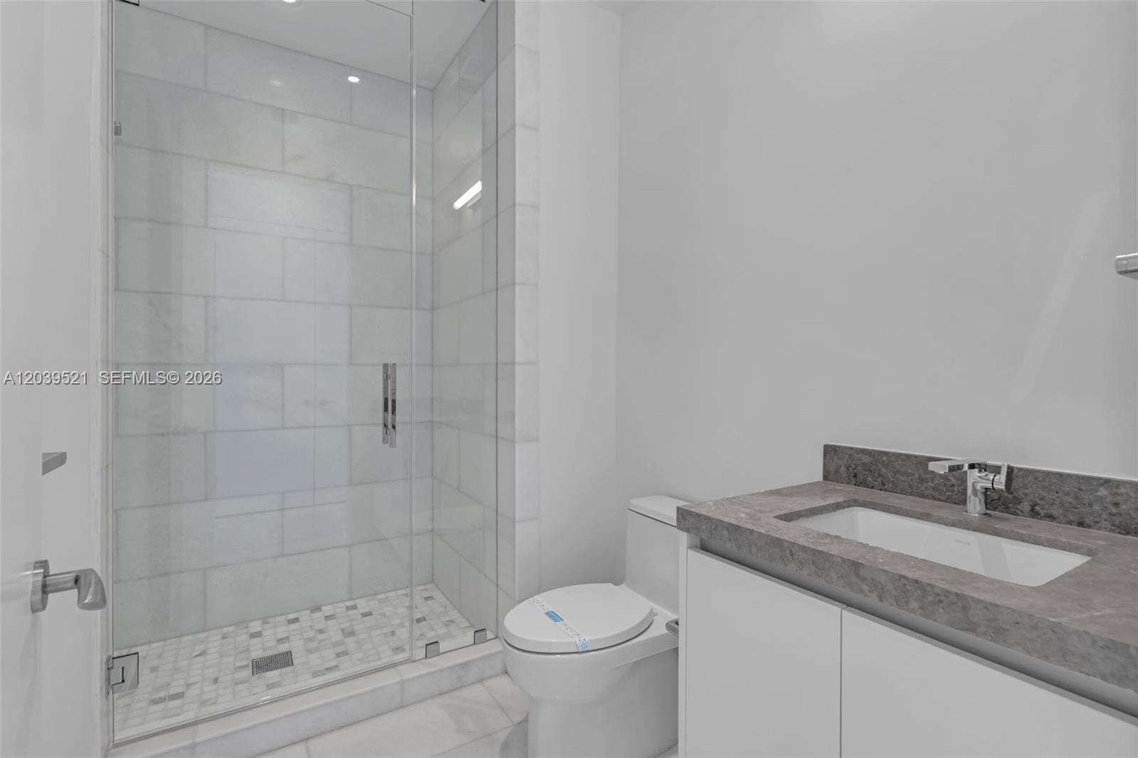 A12039521 Property Photo 23