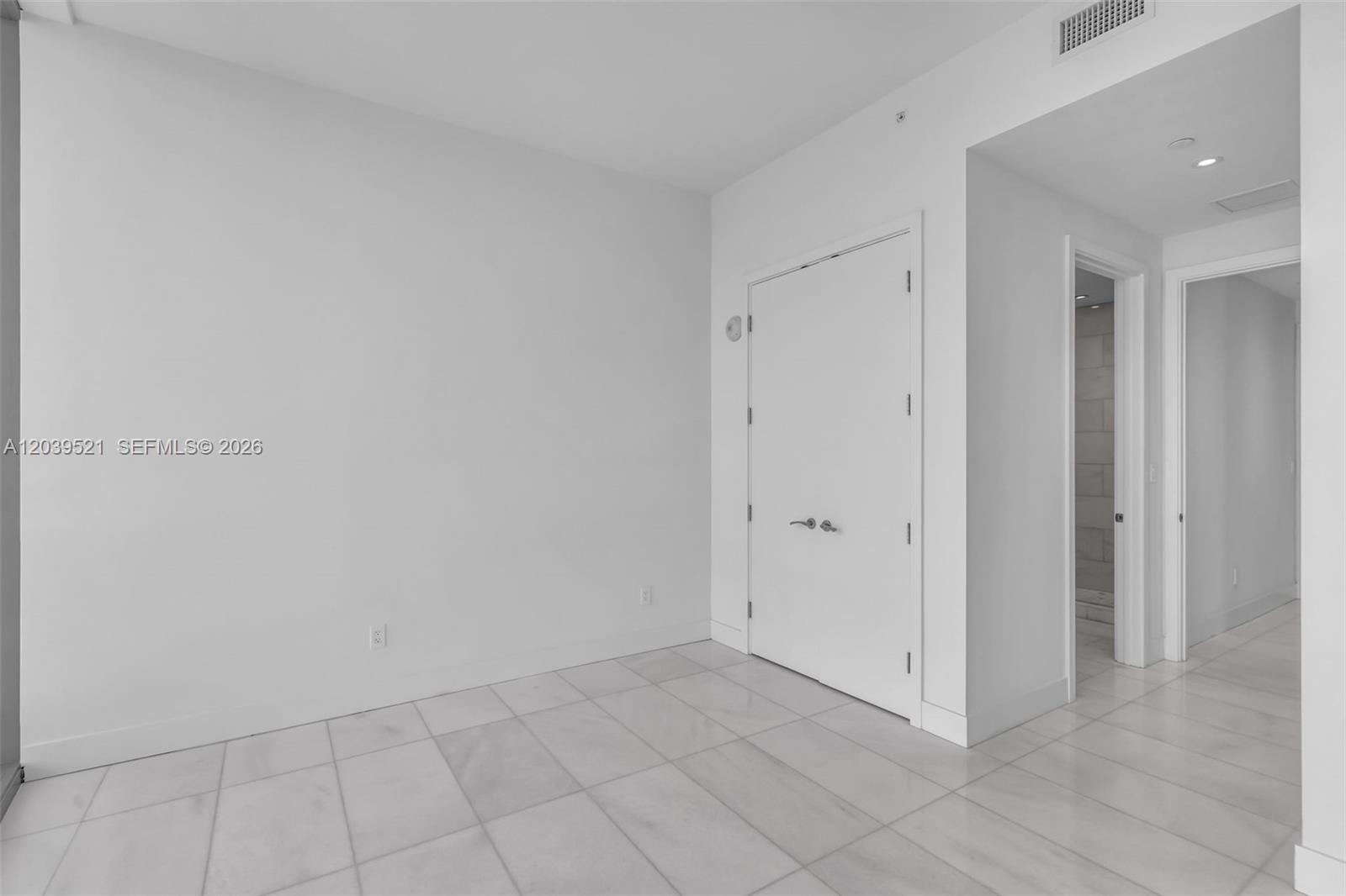 A12039521 Property Photo 29