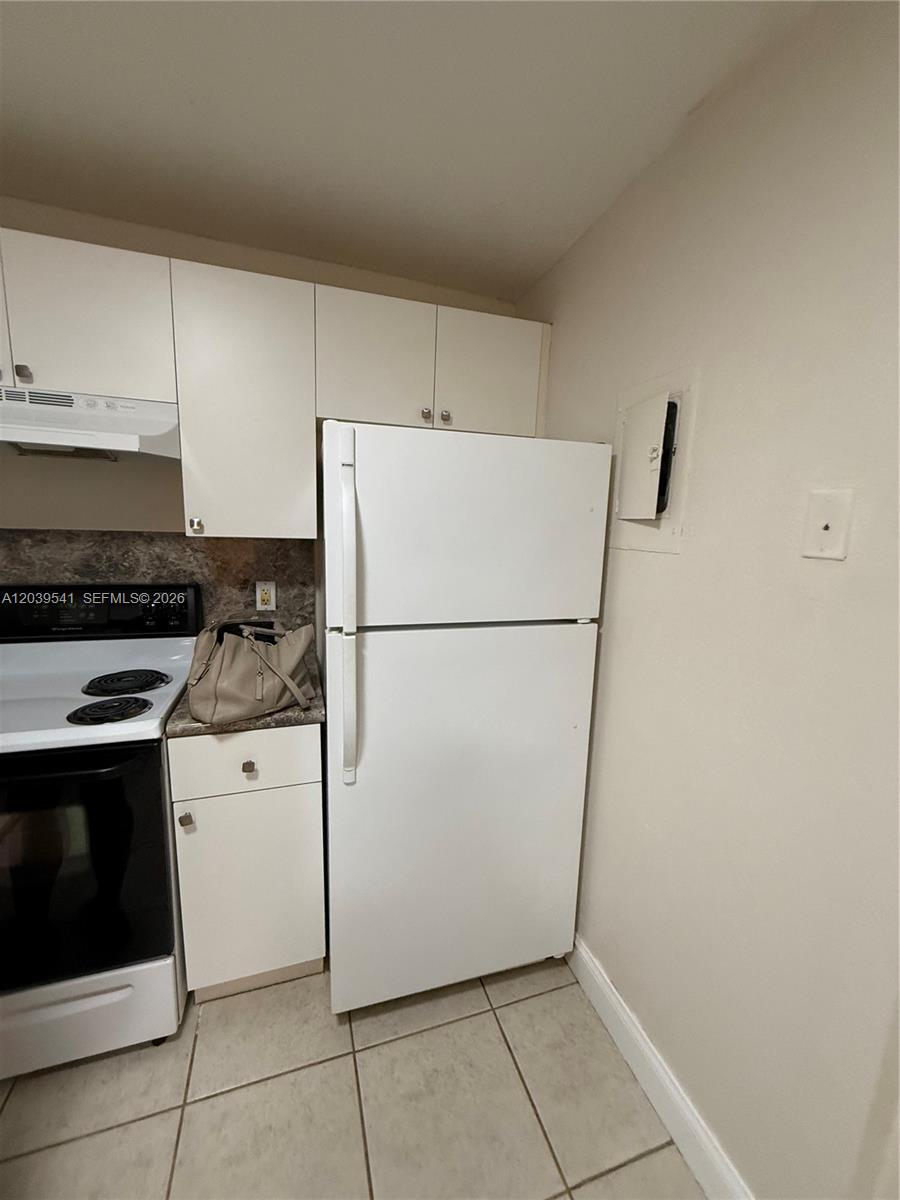 4205 N University Drive 309 Property Photo 2