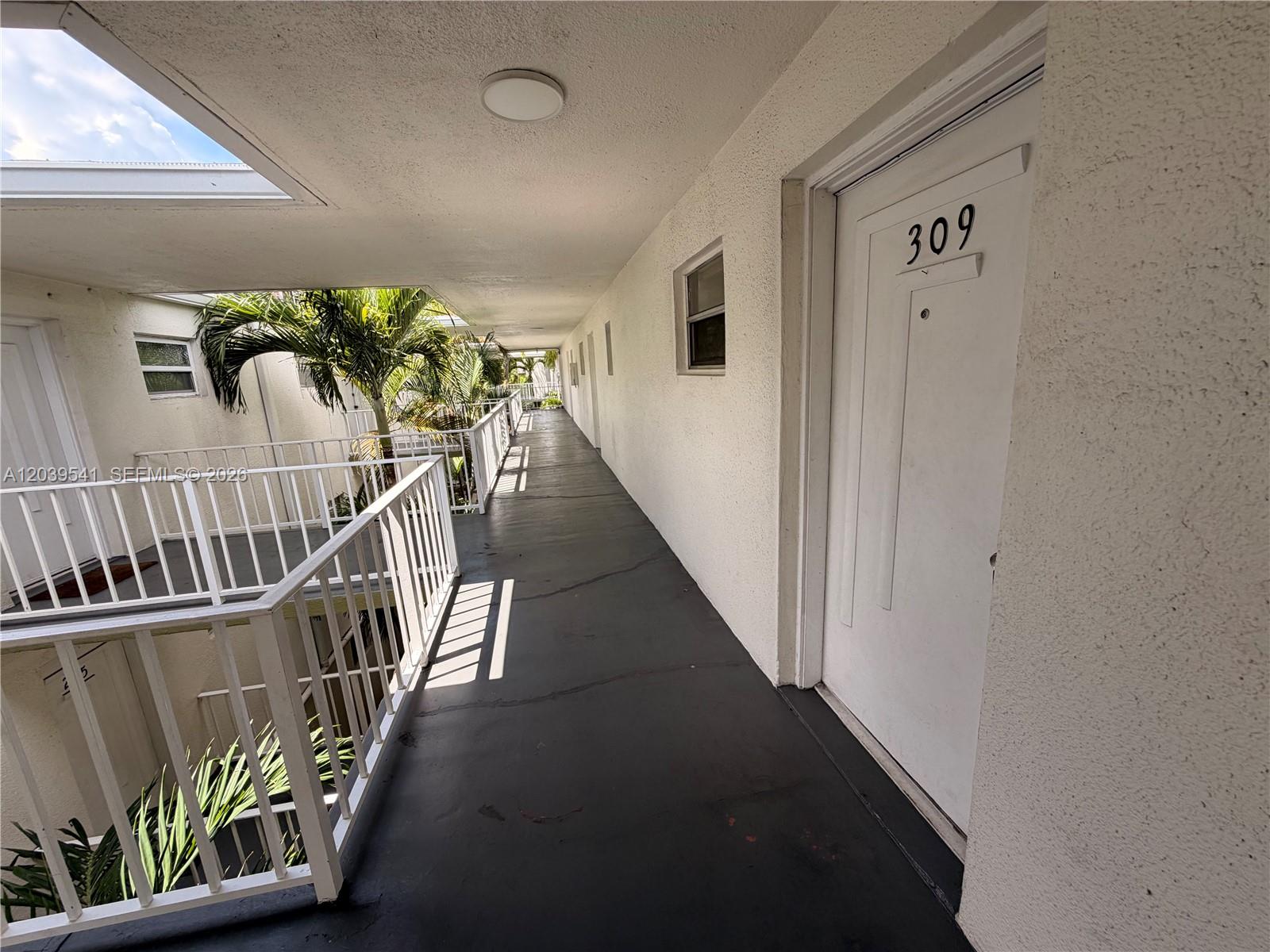4205 N University Drive 309 Property Photo 24