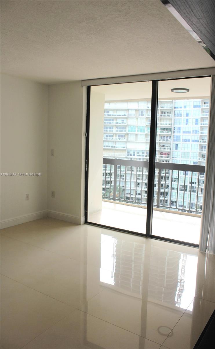 2333 Brickell Avenue 1004 Property Photo 2