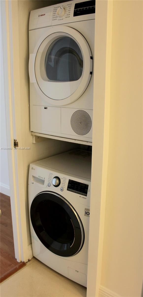 2333 Brickell Avenue 1004 Property Photo 12