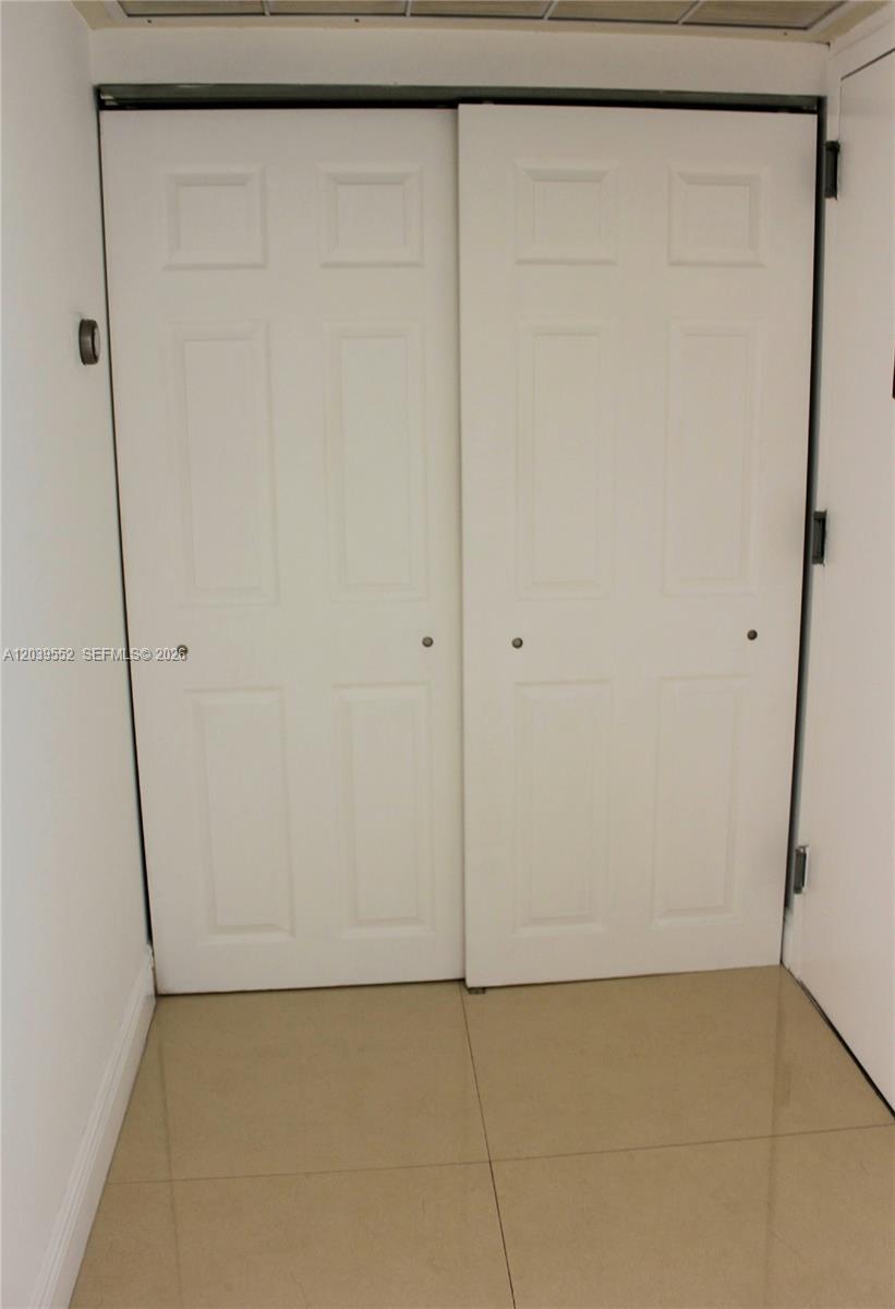 2333 Brickell Avenue 1004 Property Photo 24