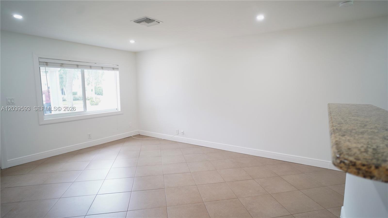 323 Northlake Drive 323/325 Property Photo 6
