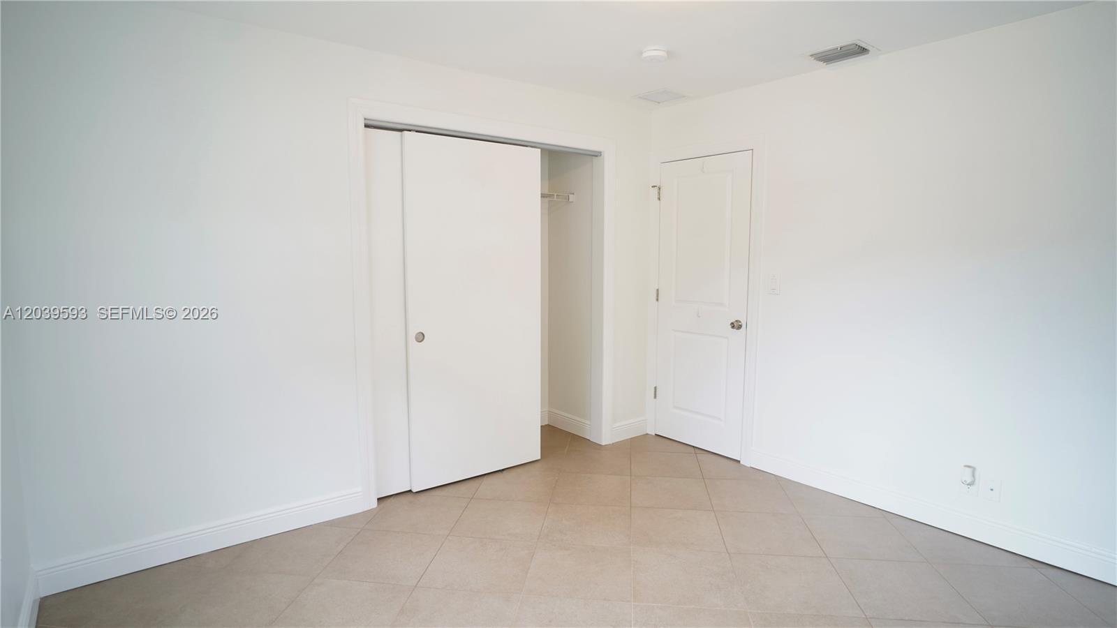 323 Northlake Drive 323/325 Property Photo 7