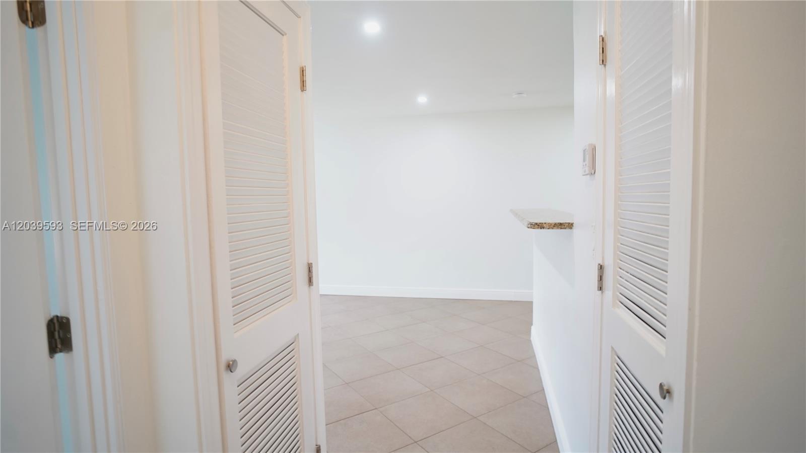 323 Northlake Drive 323/325 Property Photo 8