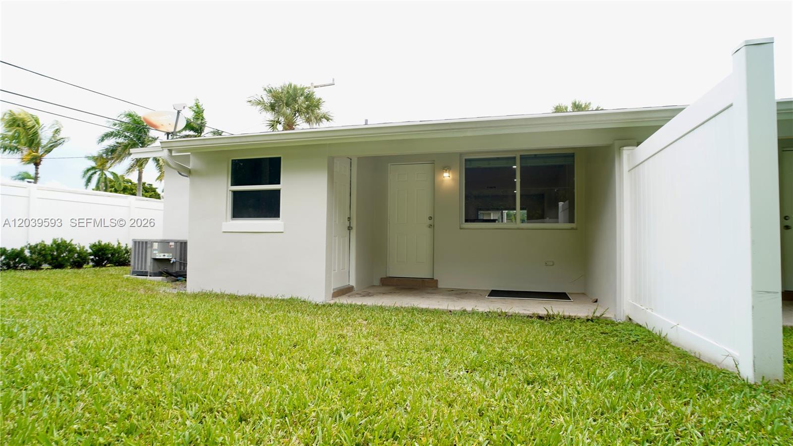 323 Northlake Drive 323/325 Property Photo 17