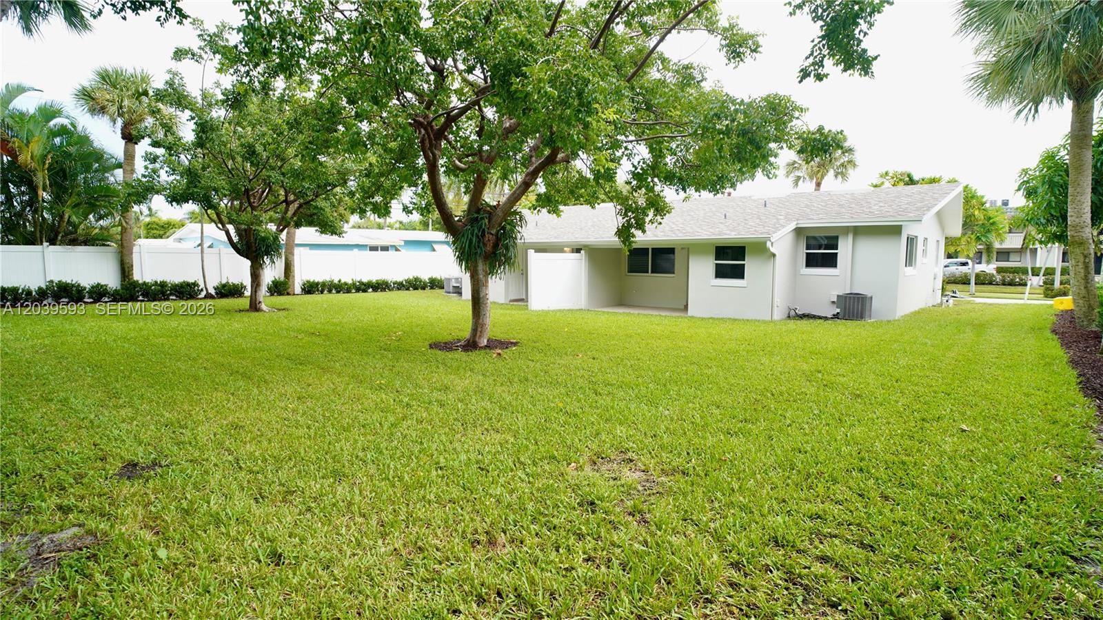 323 Northlake Drive 323/325 Property Photo 19