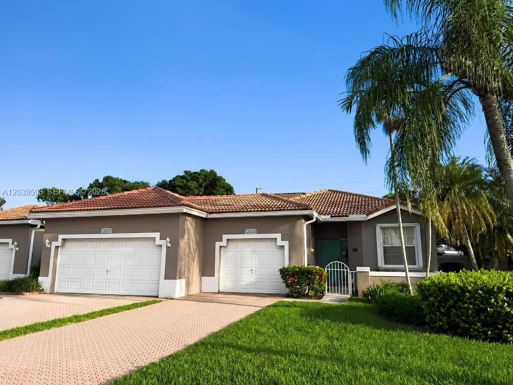 8090 S Aragon Boulevard 3