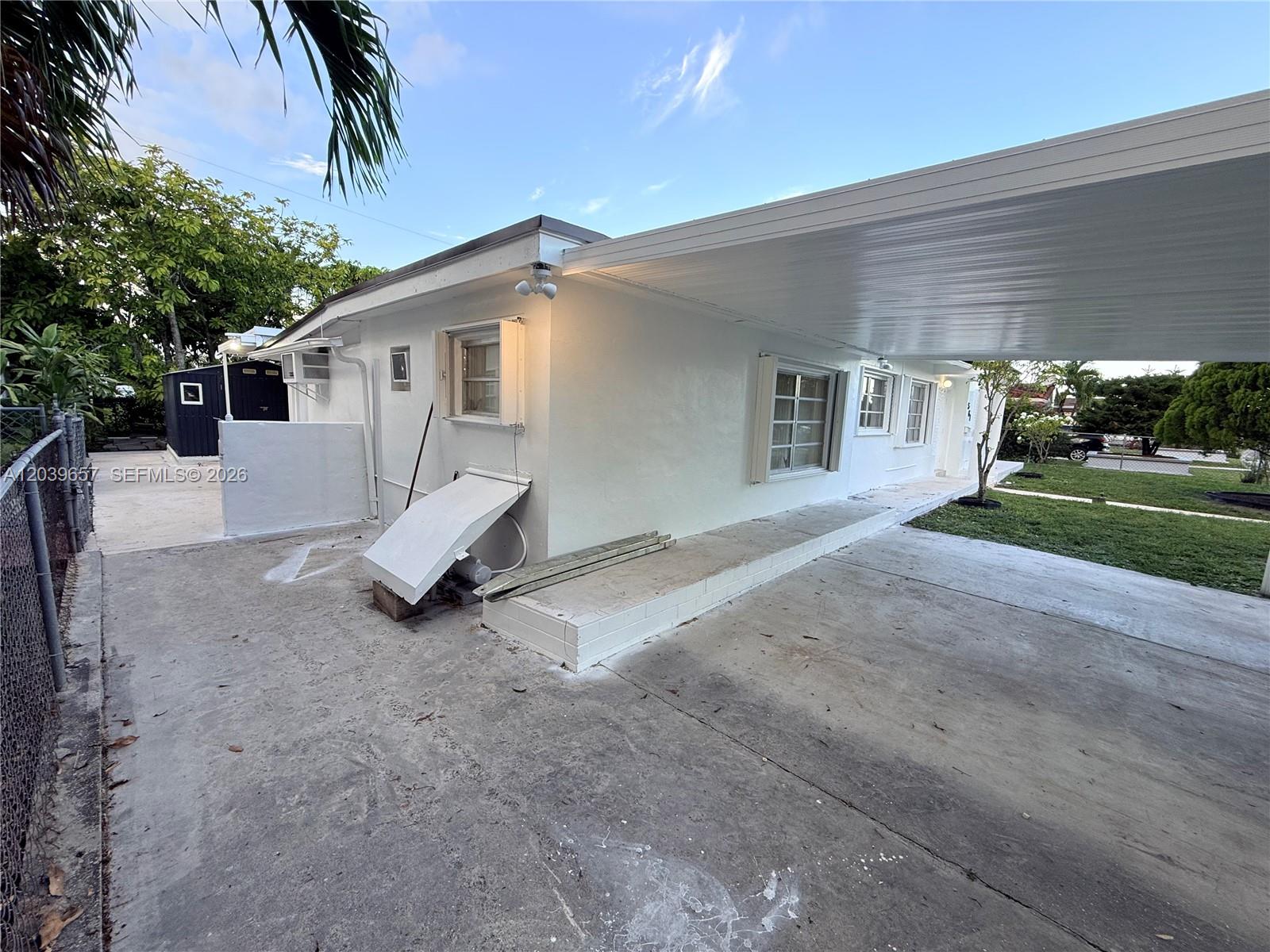 561 W 39th Street N/a Property Photo 8