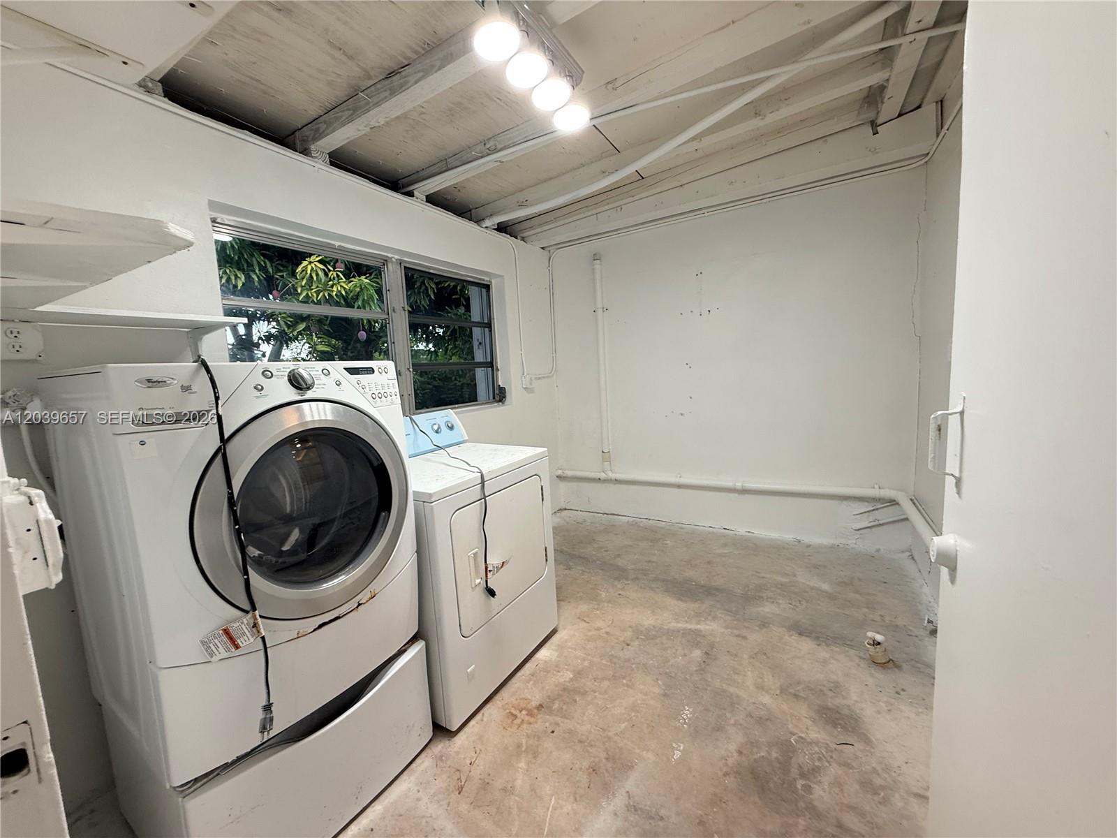 561 W 39th Street N/a Property Photo 11