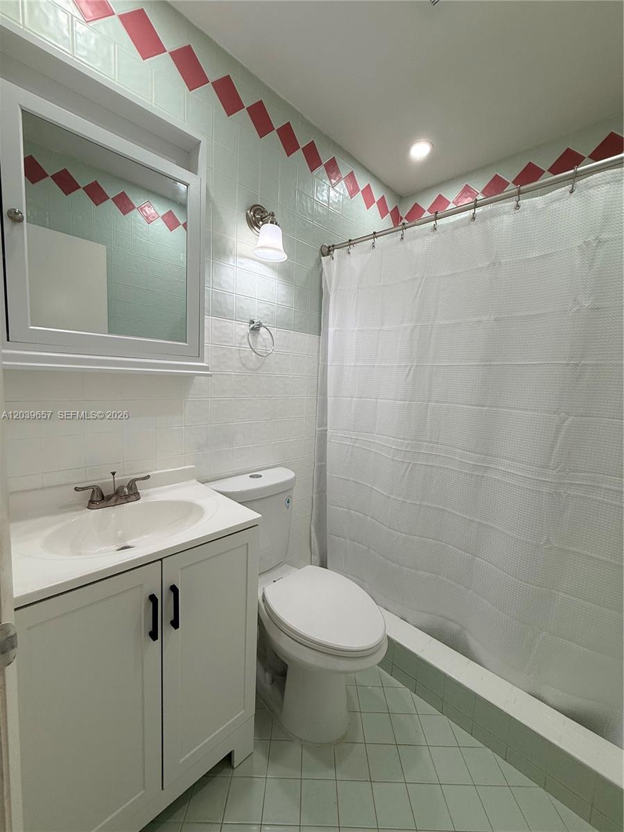561 W 39th Street N/a Property Photo 17
