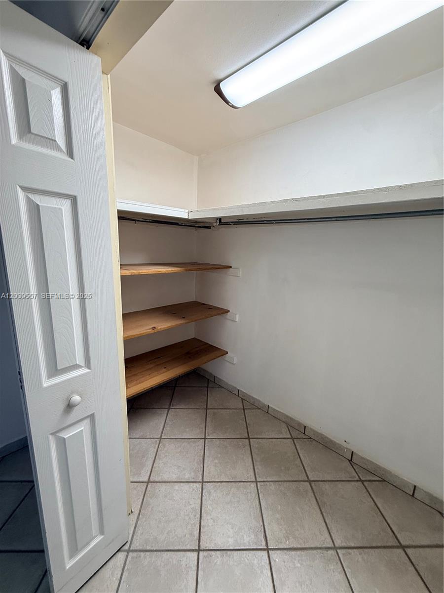 561 W 39th Street N/a Property Photo 24