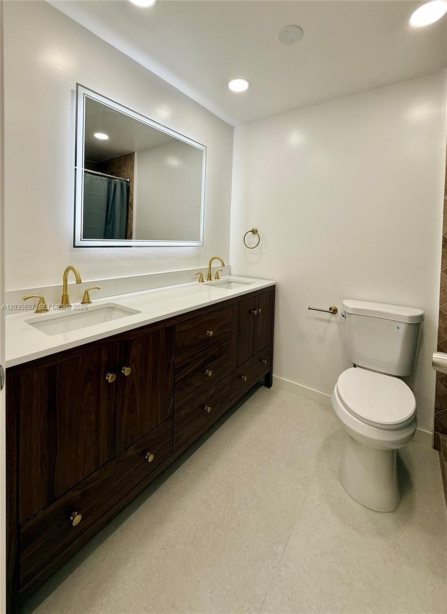 561 W 39th Street N/a Property Photo 39