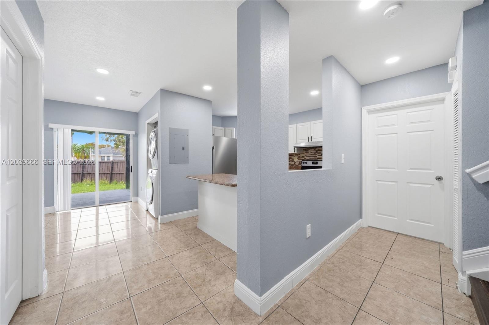 A12039666 Property Photo 8