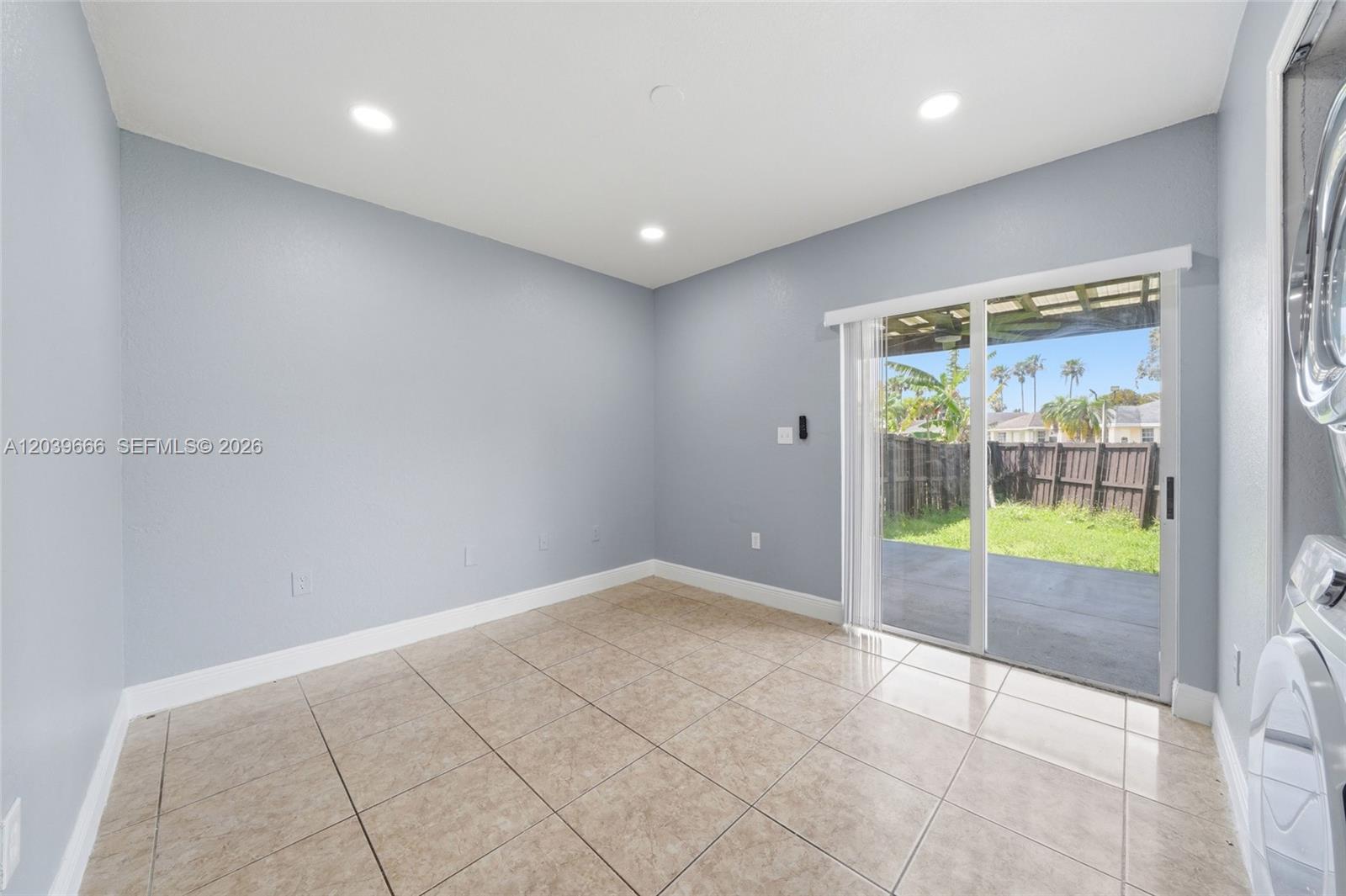 A12039666 Property Photo 16