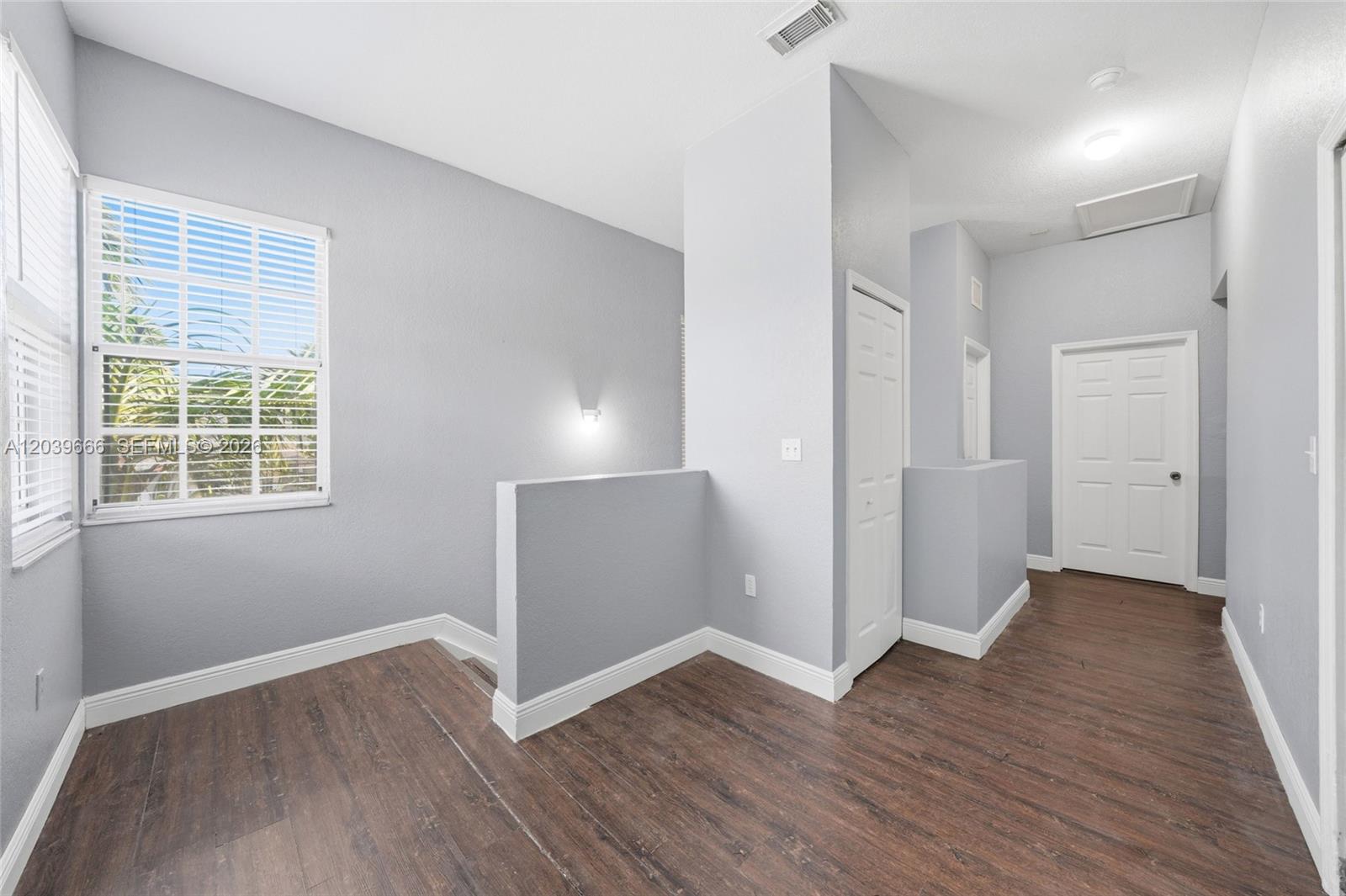 A12039666 Property Photo 34