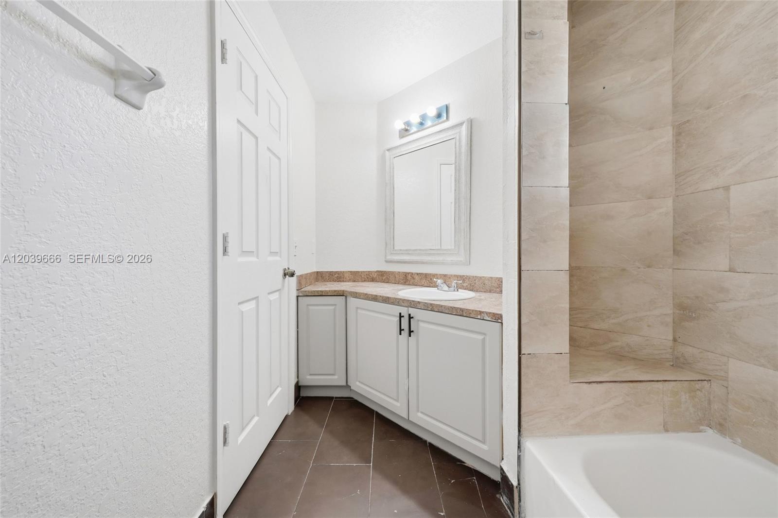 A12039666 Property Photo 42