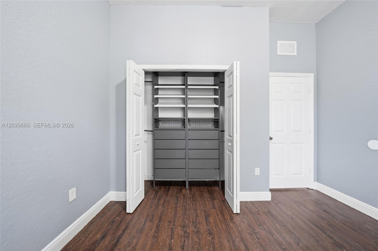 A12039666 Property Photo 53