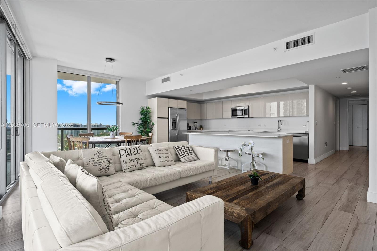 2600 E Hallandale Beach Boulevard T3001 Property Photo 4