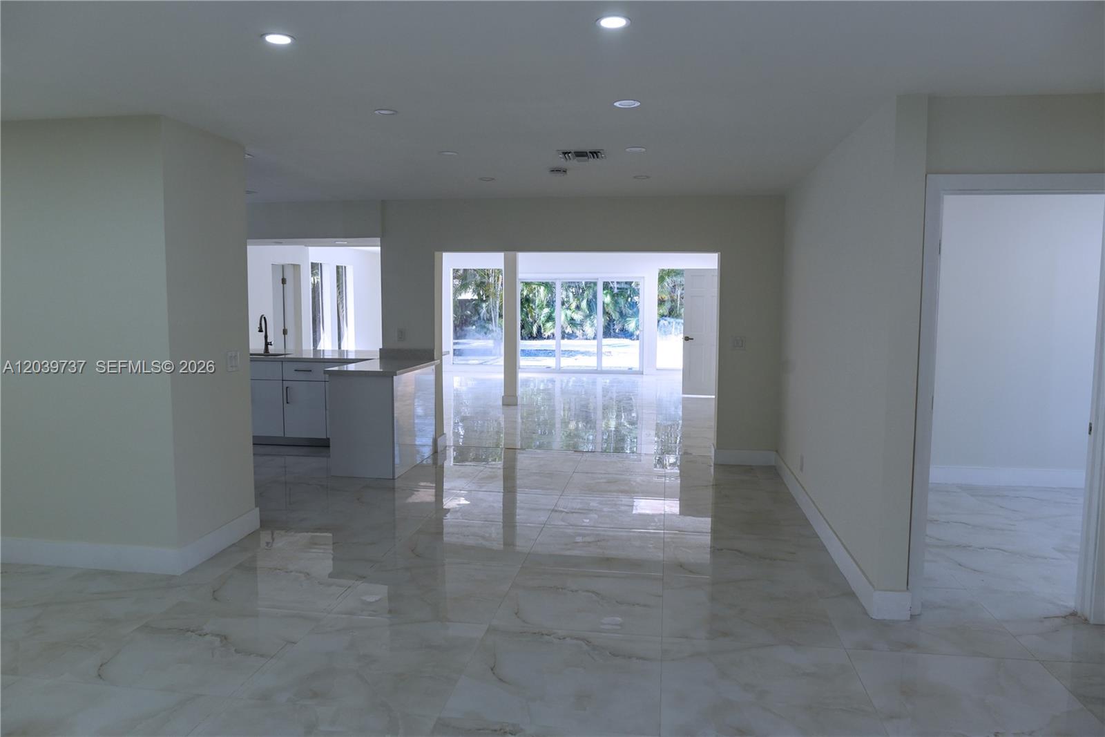 A12039737 Property Photo 6