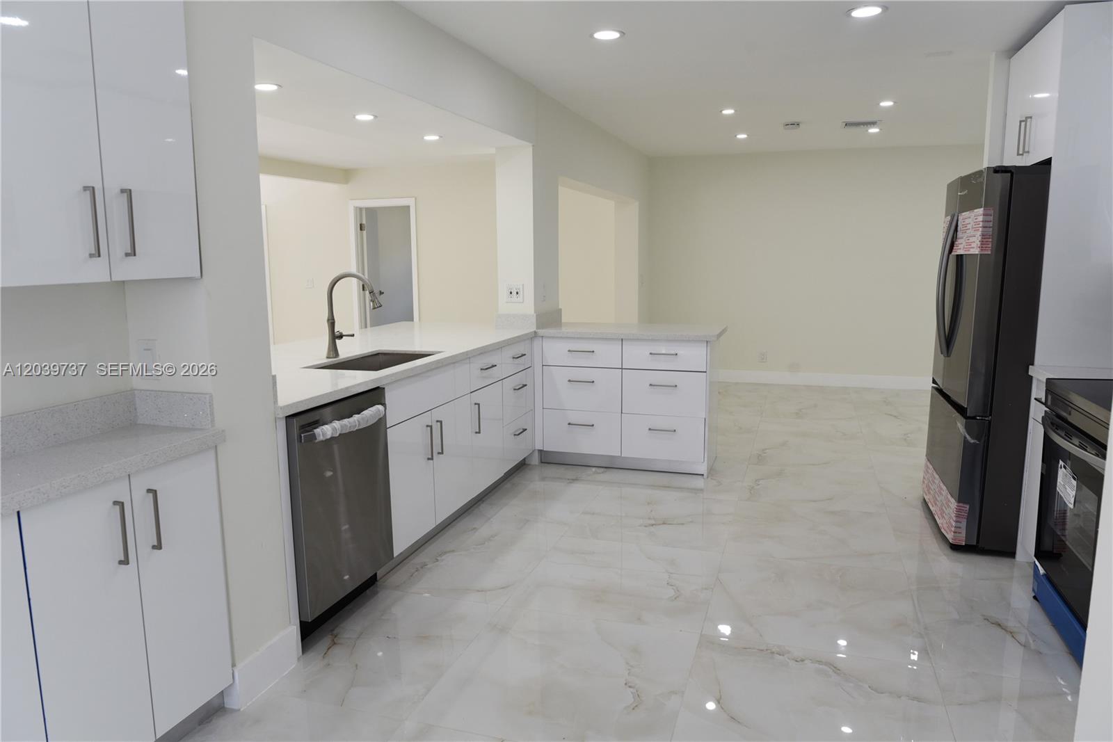 A12039737 Property Photo 7