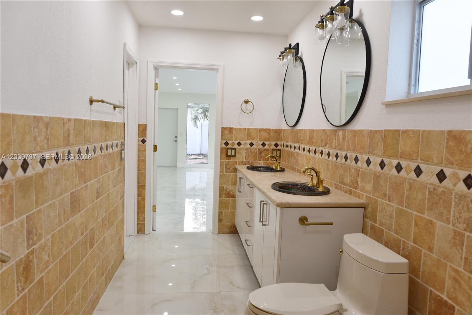 A12039737 Property Photo 8