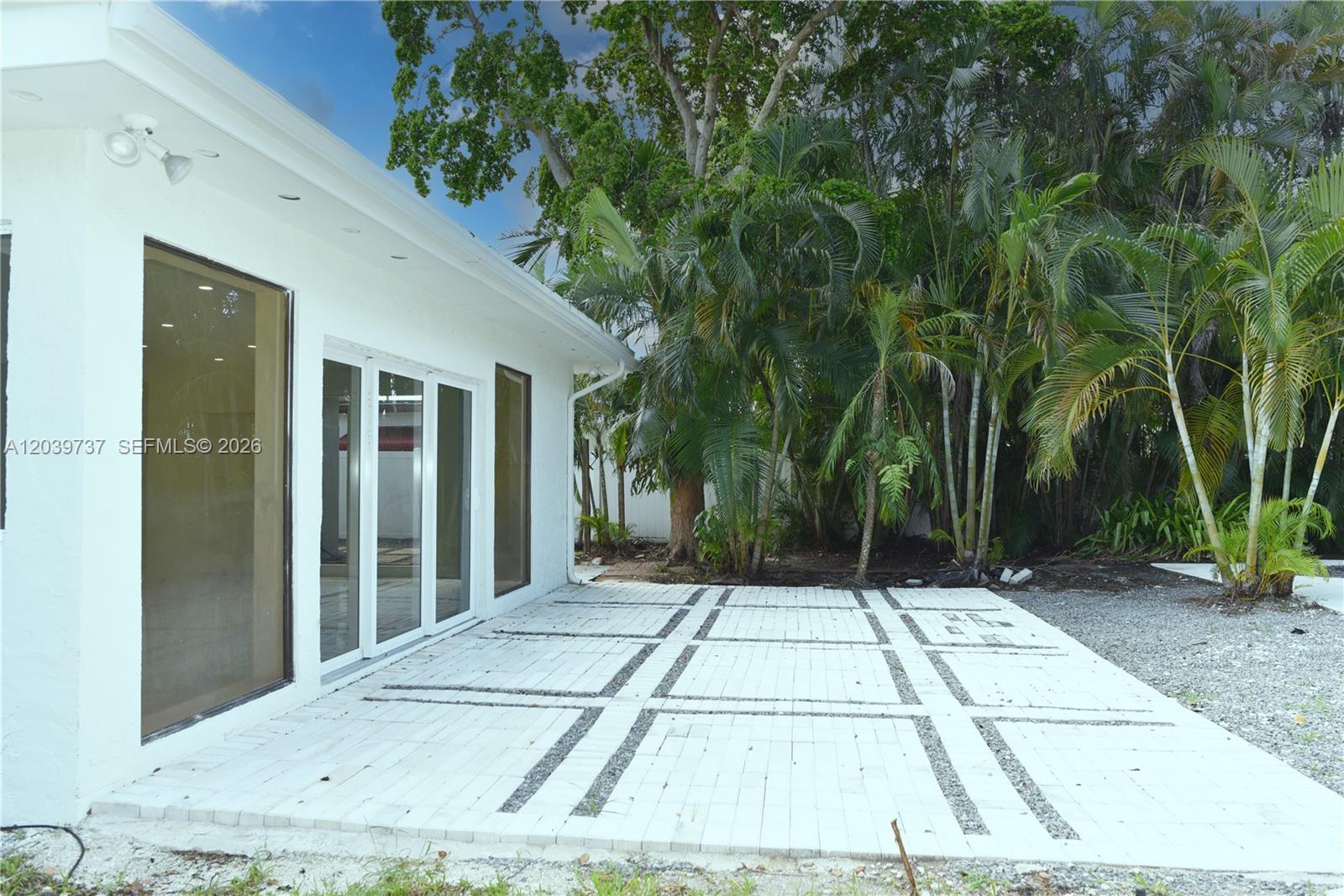A12039737 Property Photo 17